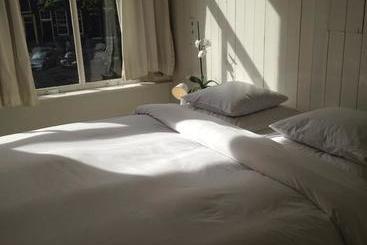 مبيت وإفطار Miauw Suites, Canal View City Centre