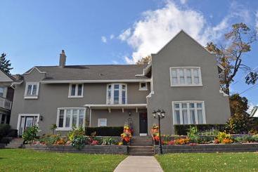 Greystone Manor Bed And Breakfast