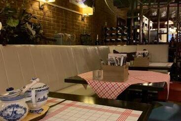 בית מלון כפרי De Waag