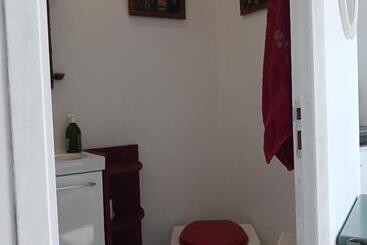 تختخواب و صبحانه Charmant Petit Studio Avec Jardin Et Piscine