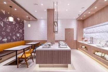 Hanting Premium Hotel Youjia Wuhan Etouwan Metro Station