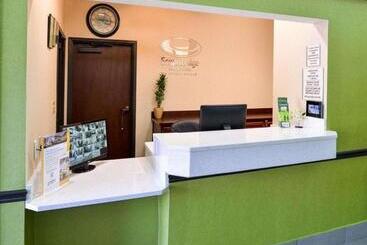 Отель Econo Lodge Inn & Suites