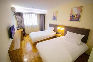 בית מלון כפרי Hi Inn Nanjing Hunan Road Wuyue Plaza