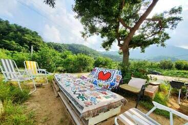 בית מלון כפרי Seorak Jaeins Garden