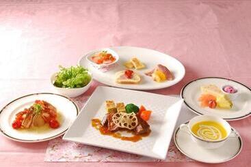酒店 Takato Sakura