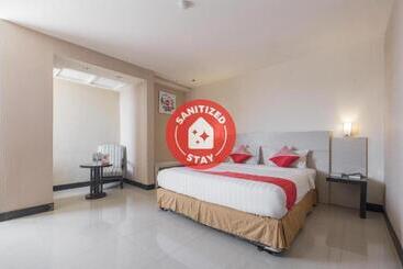 Oyo 1081 Allson City Hotel Makassar