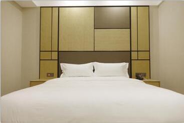 Starway Hotel Taiyuan Hongdenglong Stadium