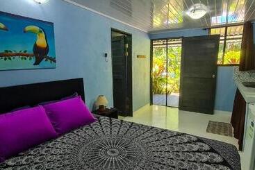 فندق صغير Cabina Azul In Bejuco Beach With Queen Bed But No Air Conditioning