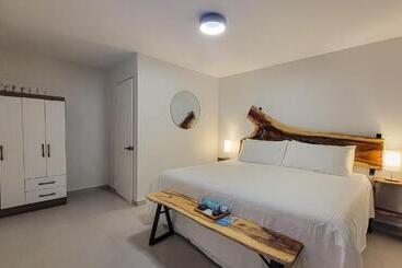 Отель Anika Boutique Suites