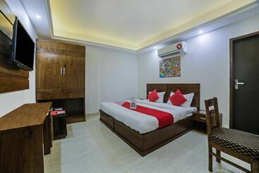 Super Hotel O Gurgaon Old Town Formerly Prince Inn