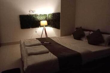 בית מלון כפרי Oyo V2