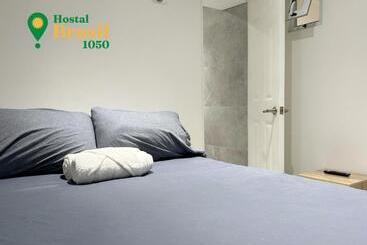 بنسيون Hostal Brasil 1050