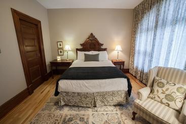 تختخواب و صبحانه The Hillhurst Inn