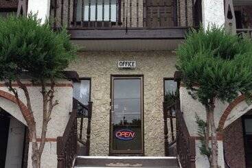 Cedar Springs Motel