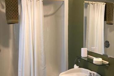 Mahogany Manor Bed & Breakfast