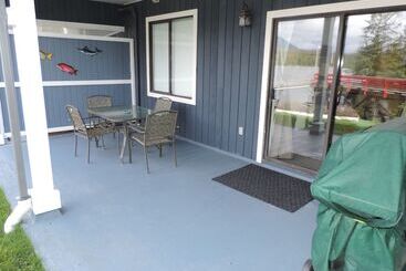 モーテル Bayshore Waterfront Inn