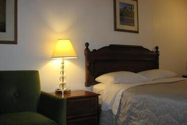 فندق على الطريق Royal City Motor Inn