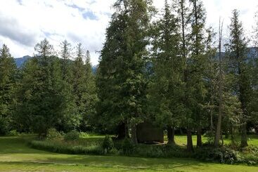 The Hitching Post Motel