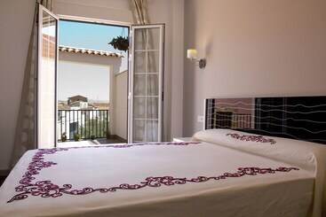 هتل Rural Orellana