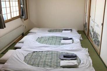 هتل Rusutsu Lodges Pension Lilla Huset