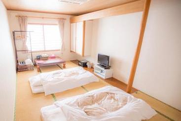 هتل Rusutsu Lodges Pension Lilla Huset
