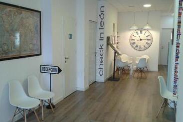 هاستل Check In León