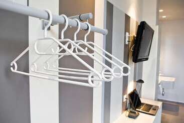 ユースホステル Hostal La Creu