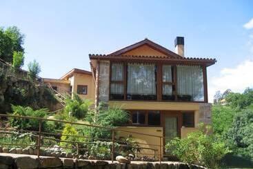 Albergue O Coto   Hostel