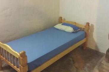 ユースホステル Refugio Peregrinos Acacio & Orietta