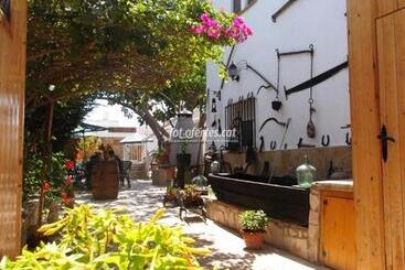 مبيت وإفطار La Llar De Laura