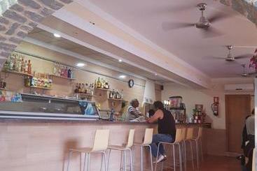 هاستل Hostal Pizzeria Oasis