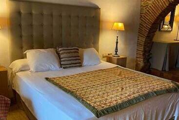 هتل Can Carbó De Peralada