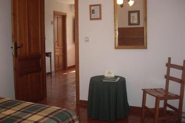 هتل Casa De Aldea La Casona De Los Valles