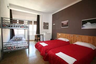 Отель Hostal Juventus