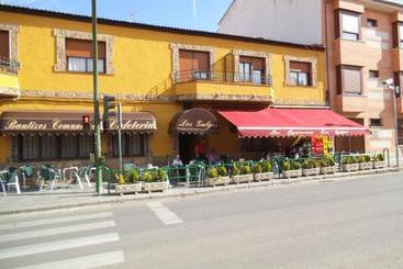 Отель Hostal Los Galgos