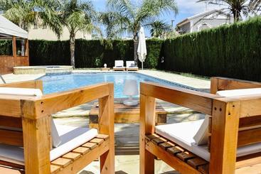 هتل La Gastrocasa   Adults Only
