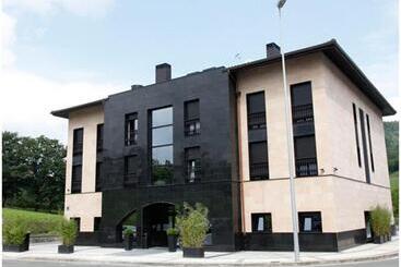 هتل Restaurante Zelaa