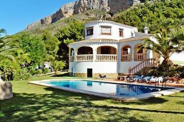 Villa Calle de Auriga