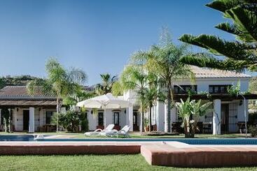 La Perla De Frigiliana Bed & Breakfast Deluxe