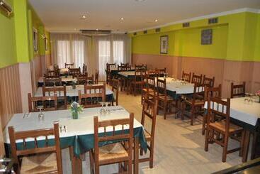 هاستل Hostal Alcazaba