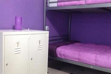 تختخواب و صبحانه El Sueño Hostel