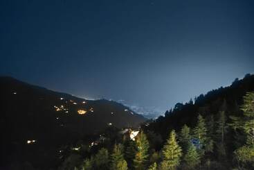 مبيت وإفطار Varuni Mcleodganj