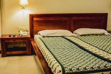 Отель Atithi Guest House