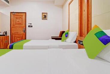 هتل Treebo Vinayak Inn