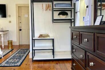 مبيت وإفطار Clark Currier Inn