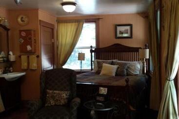 Glen Morey Country House B & B Inn