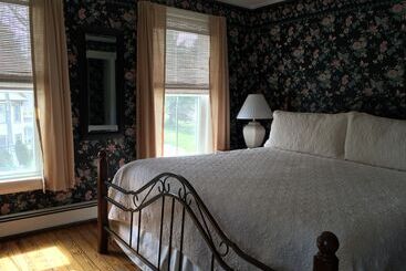 مبيت وإفطار Lakeview Inn