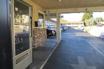 Capri Motel