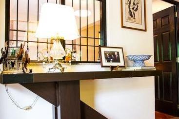 هتل 1265 Crescent Villa