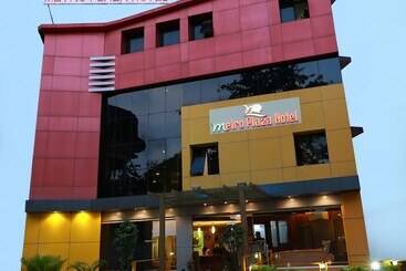 Metro Plaza Hotel By Rak Rooms, Mangaluru